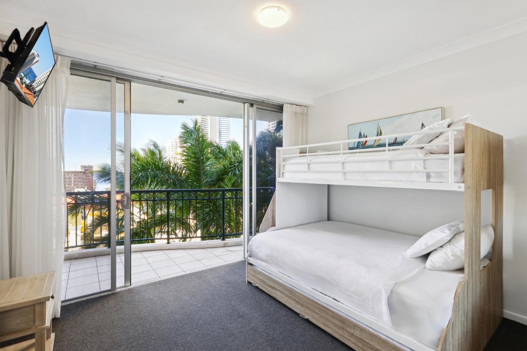 Beachside 2-bed With Parking, Pools, Spa, Gym, Bbq Apartment Gold Coast